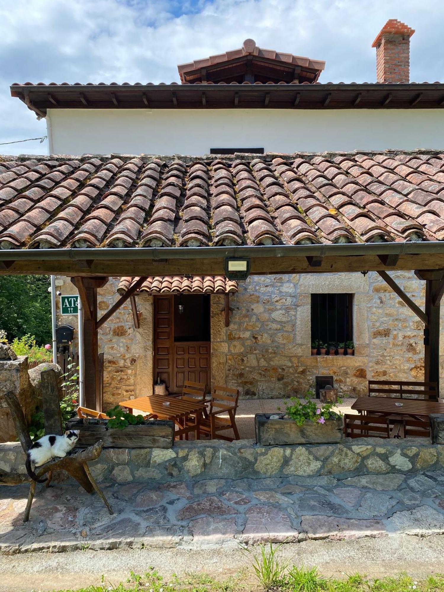 Apartamentos Rurales La Caviana Кангас-де-Оніс Екстер'єр фото