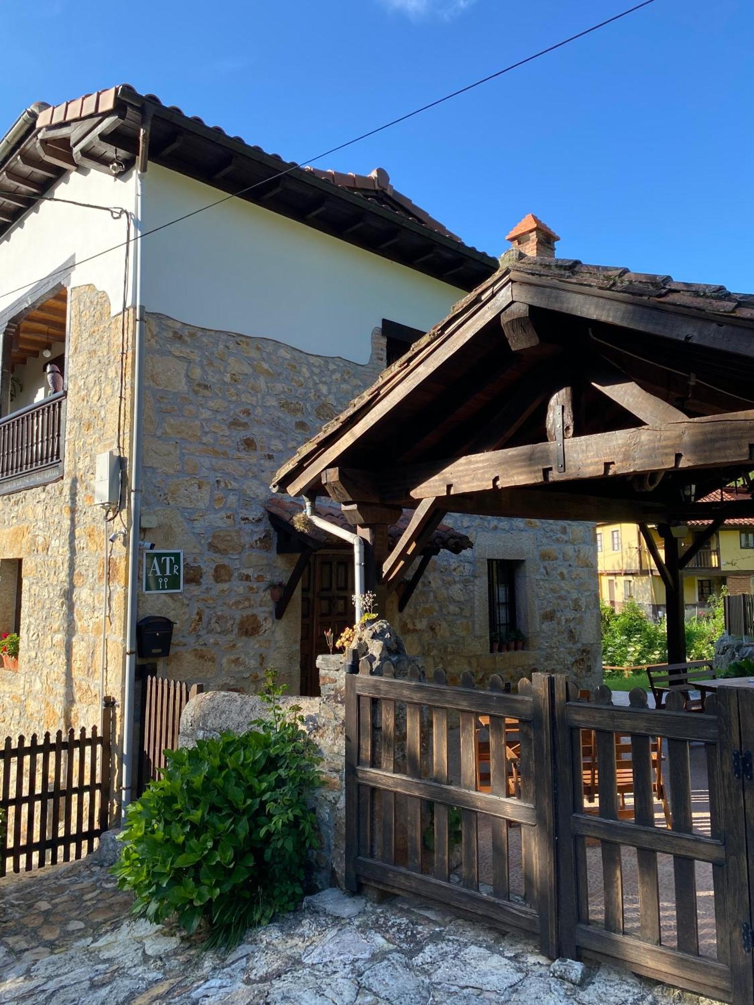 Apartamentos Rurales La Caviana Кангас-де-Оніс Екстер'єр фото