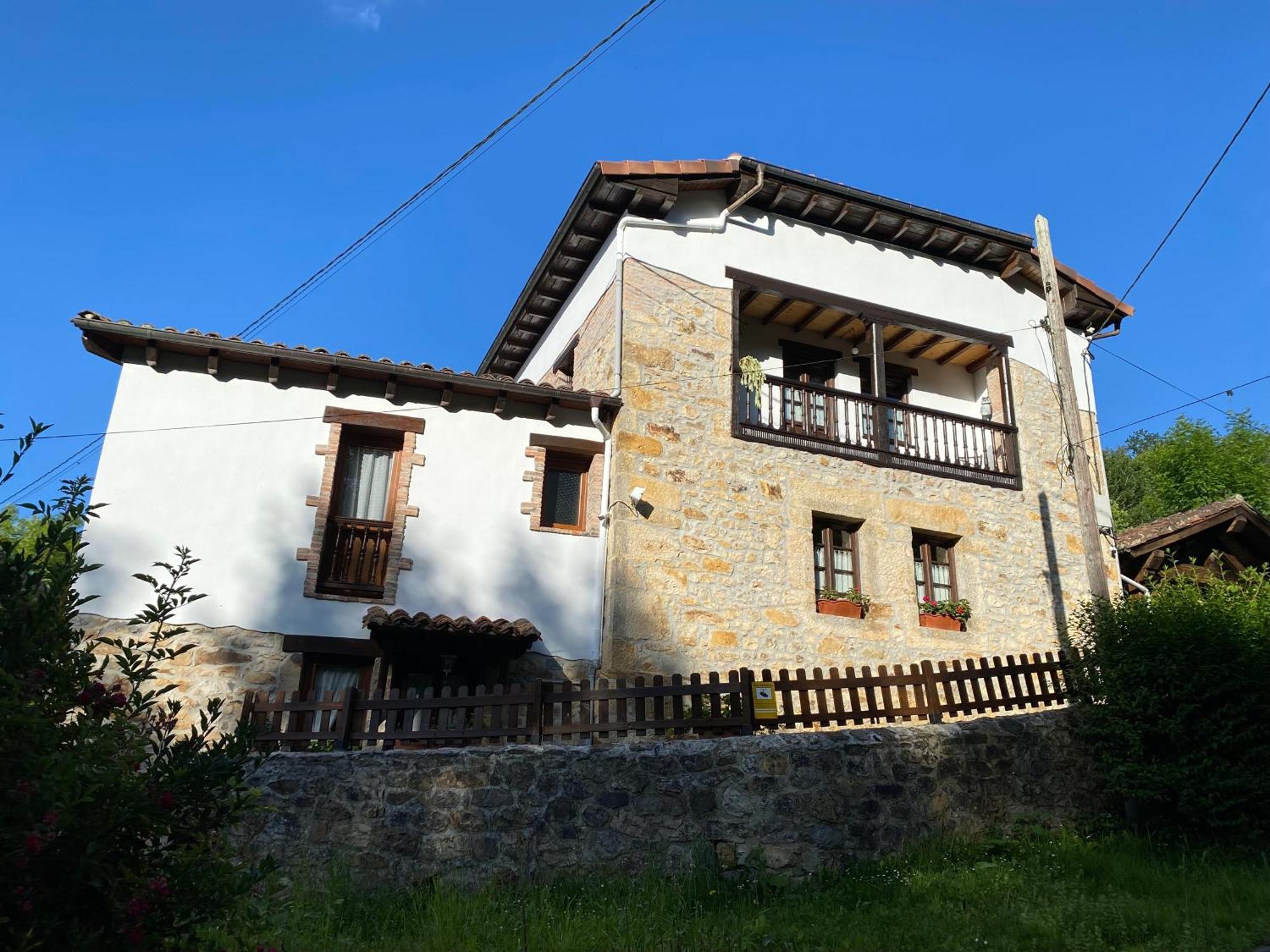 Apartamentos Rurales La Caviana Кангас-де-Оніс Екстер'єр фото