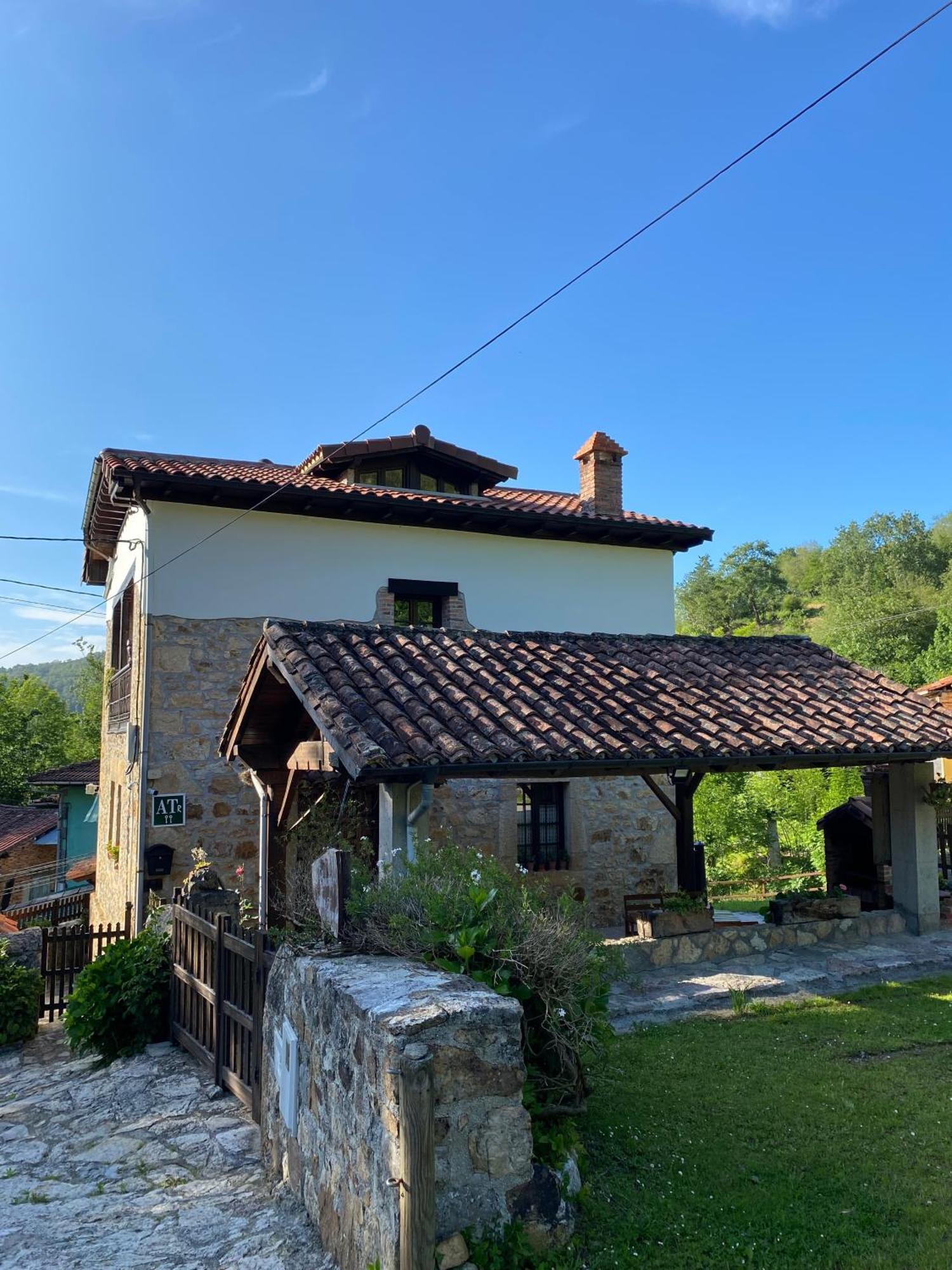 Apartamentos Rurales La Caviana Кангас-де-Оніс Екстер'єр фото